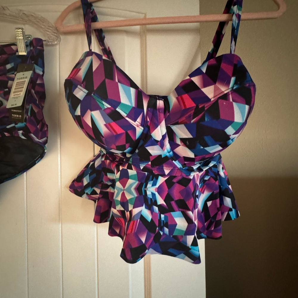 Torrid geometric peplum bikini set convertible ruffle purple blue women’s 1X NWT